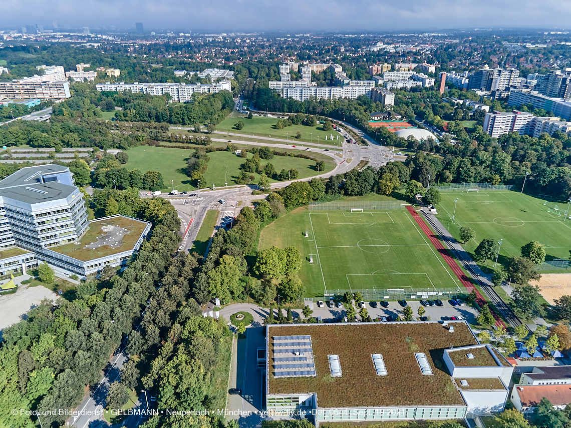 19.09.2021 - Rentenversicherung - SVN-Sportanlage, Sportanlage Perlach-Ost - Mittelschule Gerhard-Hauptmann-Ring in Neuperlach 